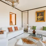 Holiday home Piazza Cavour View - By Myhomeincomo