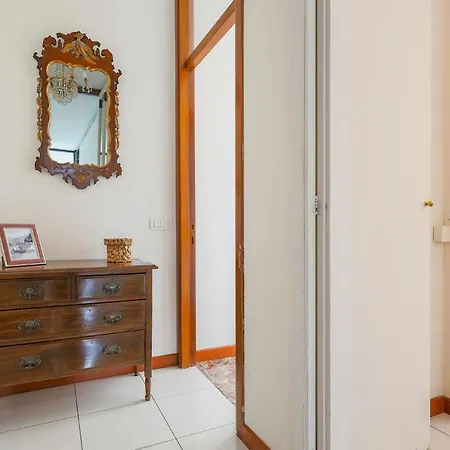 Vakantiehuis Piazza Cavour View - By Myhomeincomo *