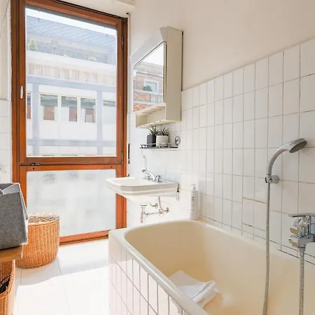 Vakantiehuis Piazza Cavour View - By Myhomeincomo Como