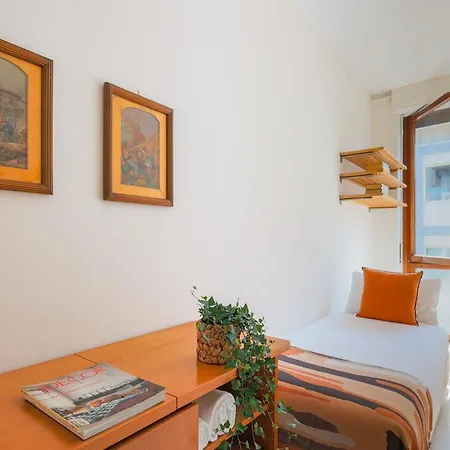 Piazza Cavour View - By Myhomeincomo Vakantiehuis Como